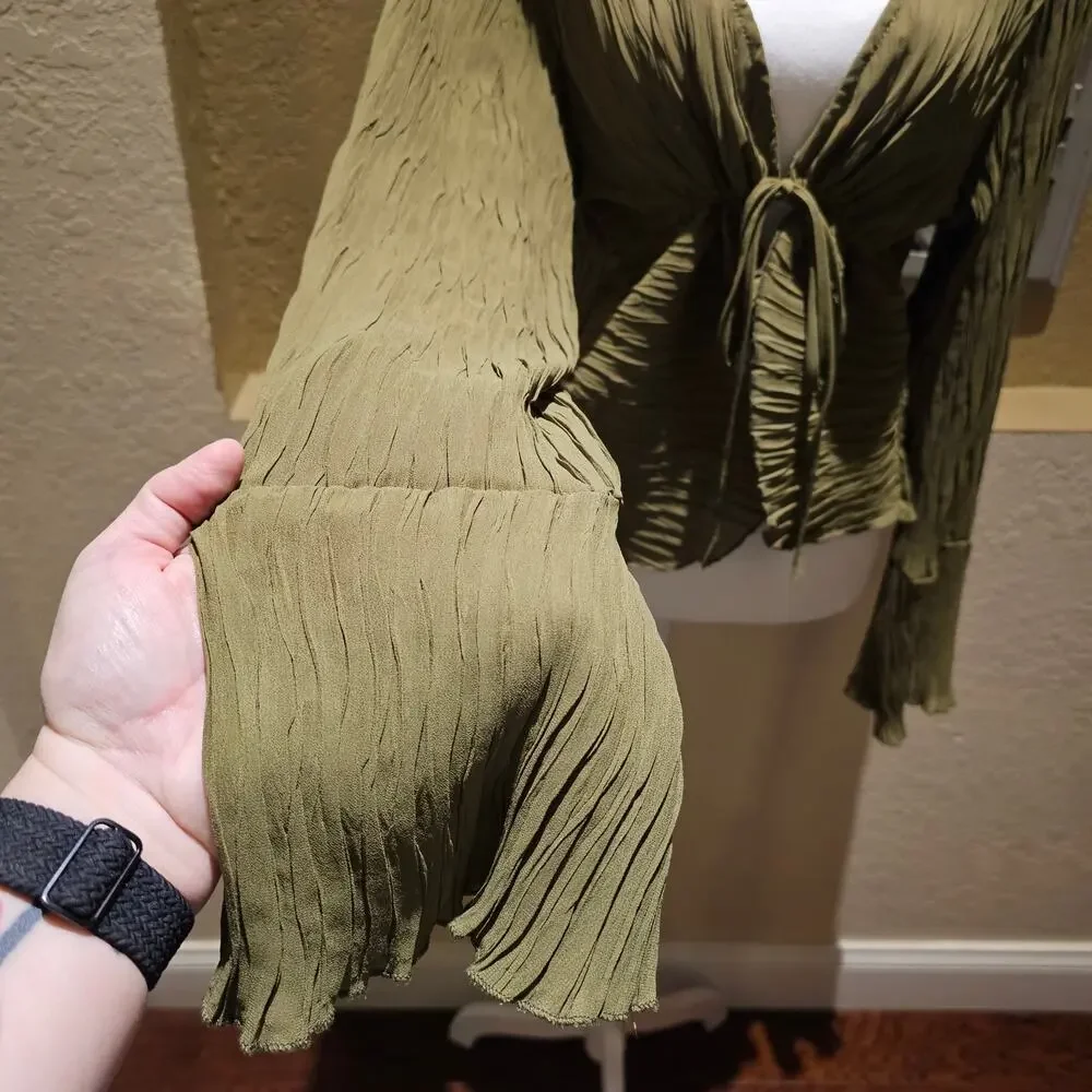 PrettyLittleThing Olive Green Crinkle Crepe Tie Front Top Size 6 Y2K Cottagecore - Picture 8 of 10